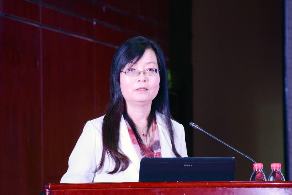 协作组副组长,北京外国语大学英语学院金莉教授代表协作组致辞指出